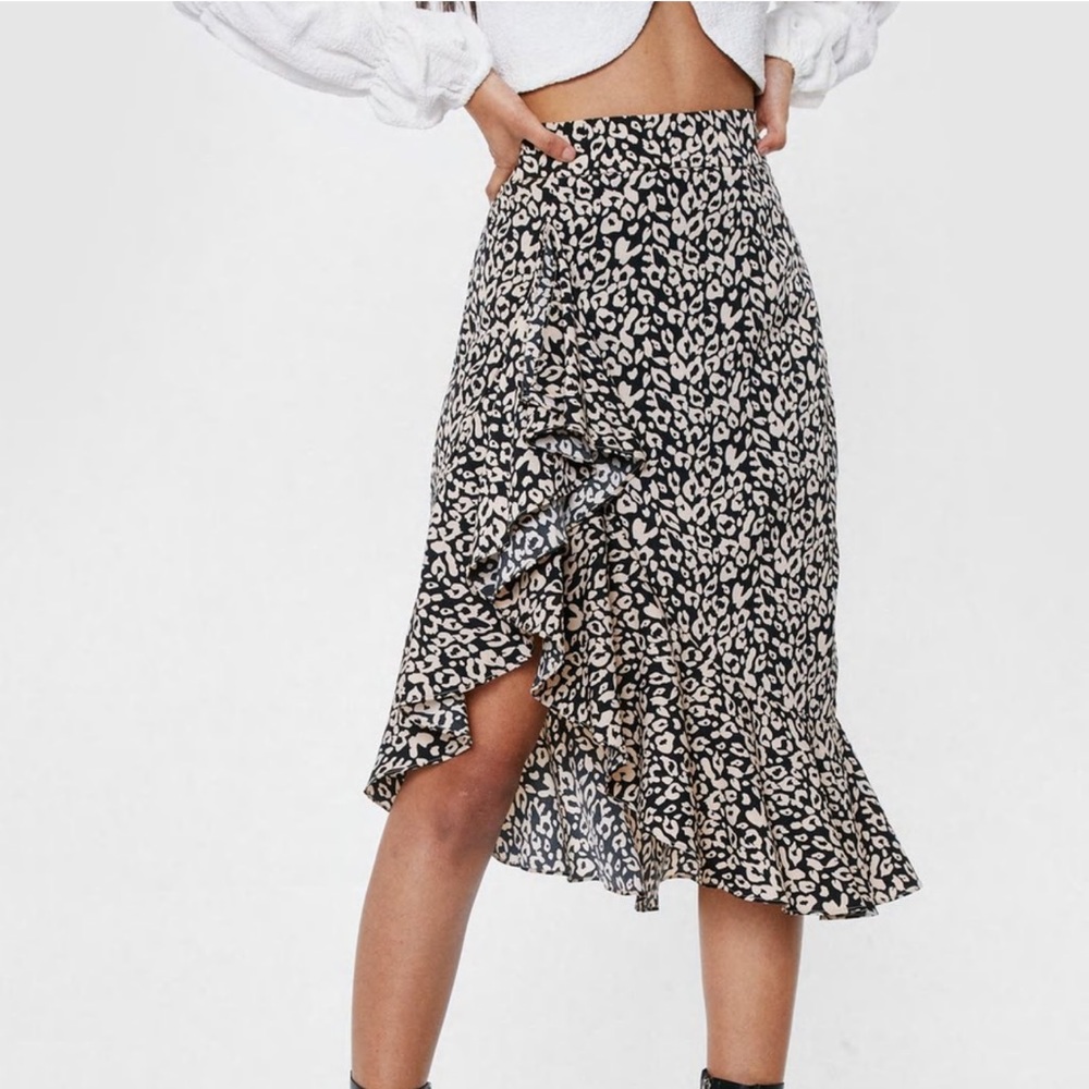 NASTY GAL | She’s A Waterfall Leopard Skirt | Size 28 | New with Tags | Brown